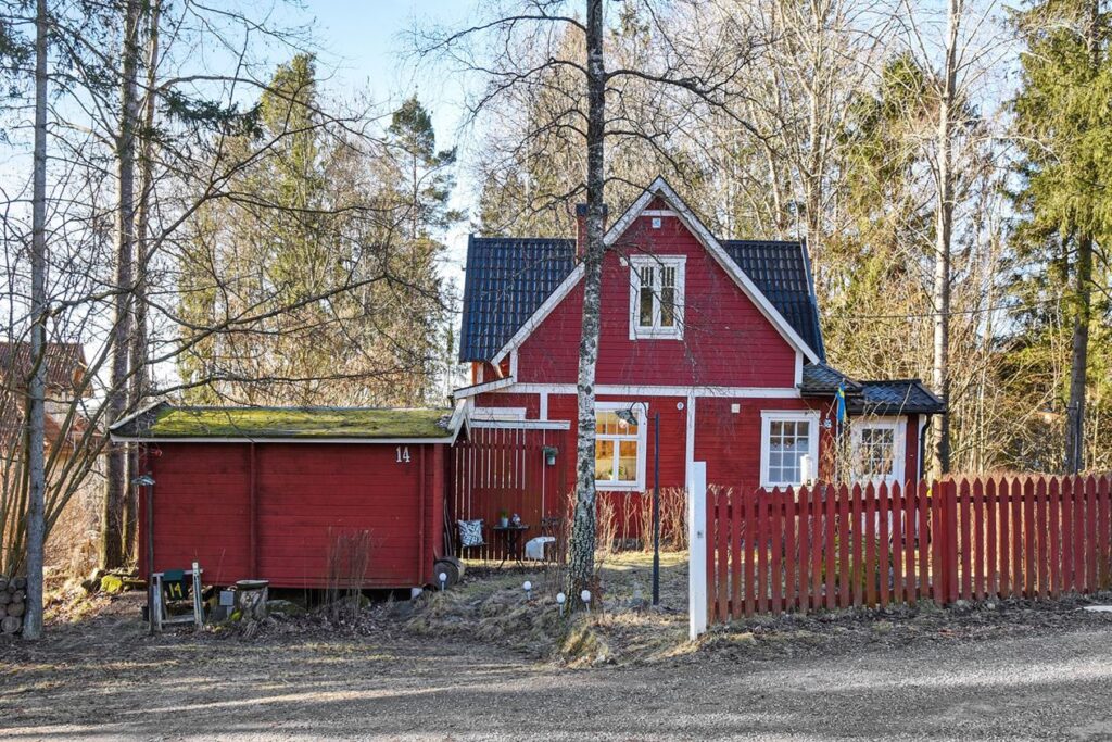Nymålad Fasad 2 planshus Danderyd Stocksund