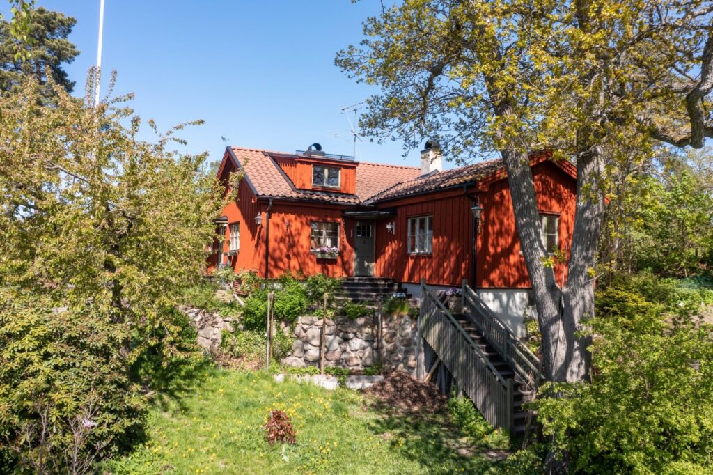 Renovering av Fasad & Tak Villa Vallentuna Bällsta